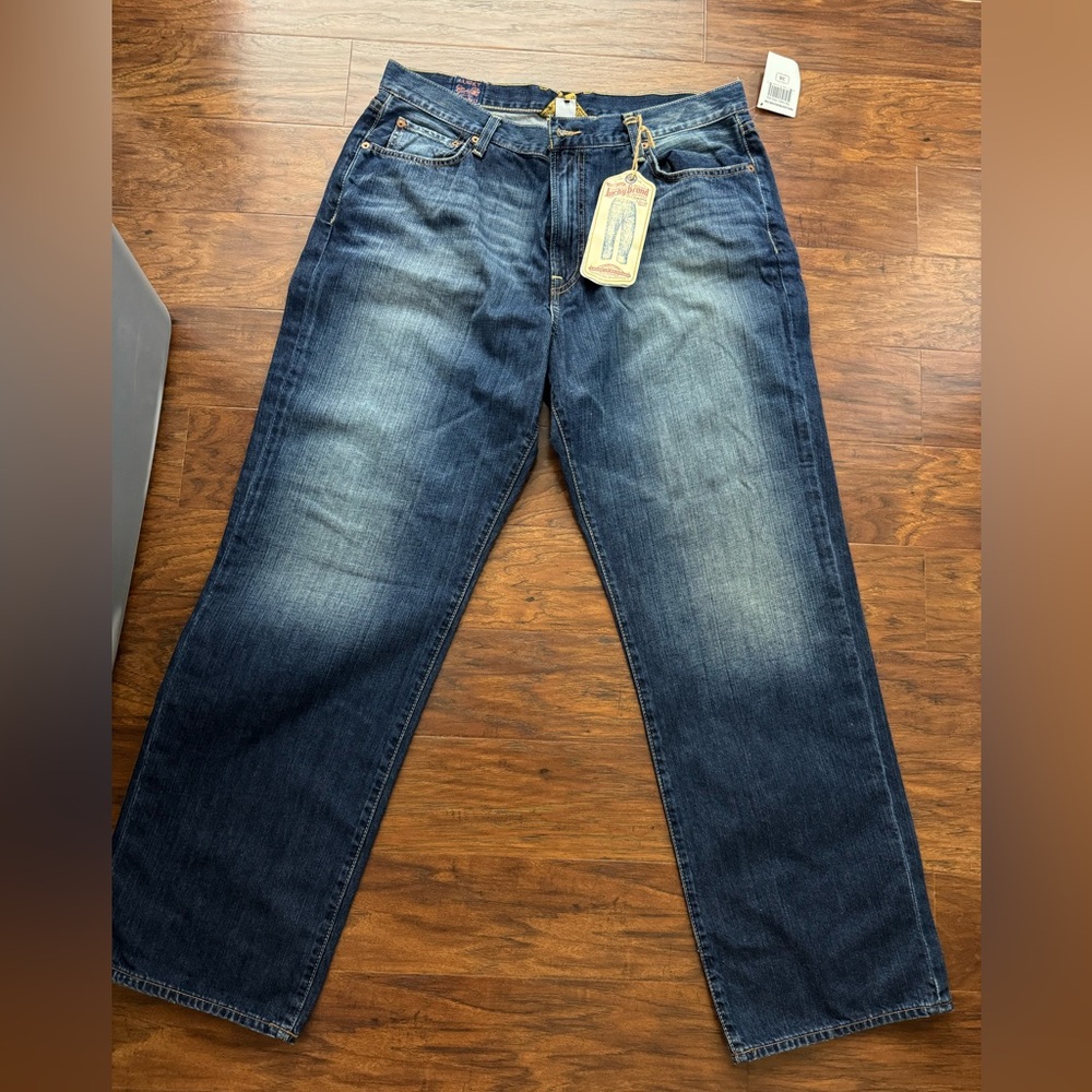 Men’s Lucky Brand 181 Straight Leg Jeans
38x32